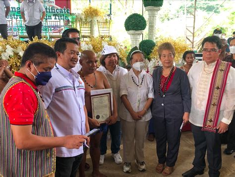 Porac folks get aid from mayor, senator .